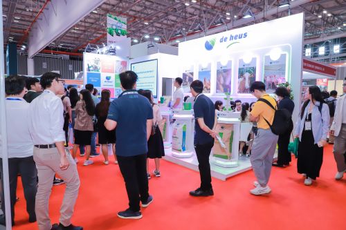 Khách tham quan triển lãm ILDEX Vietnam